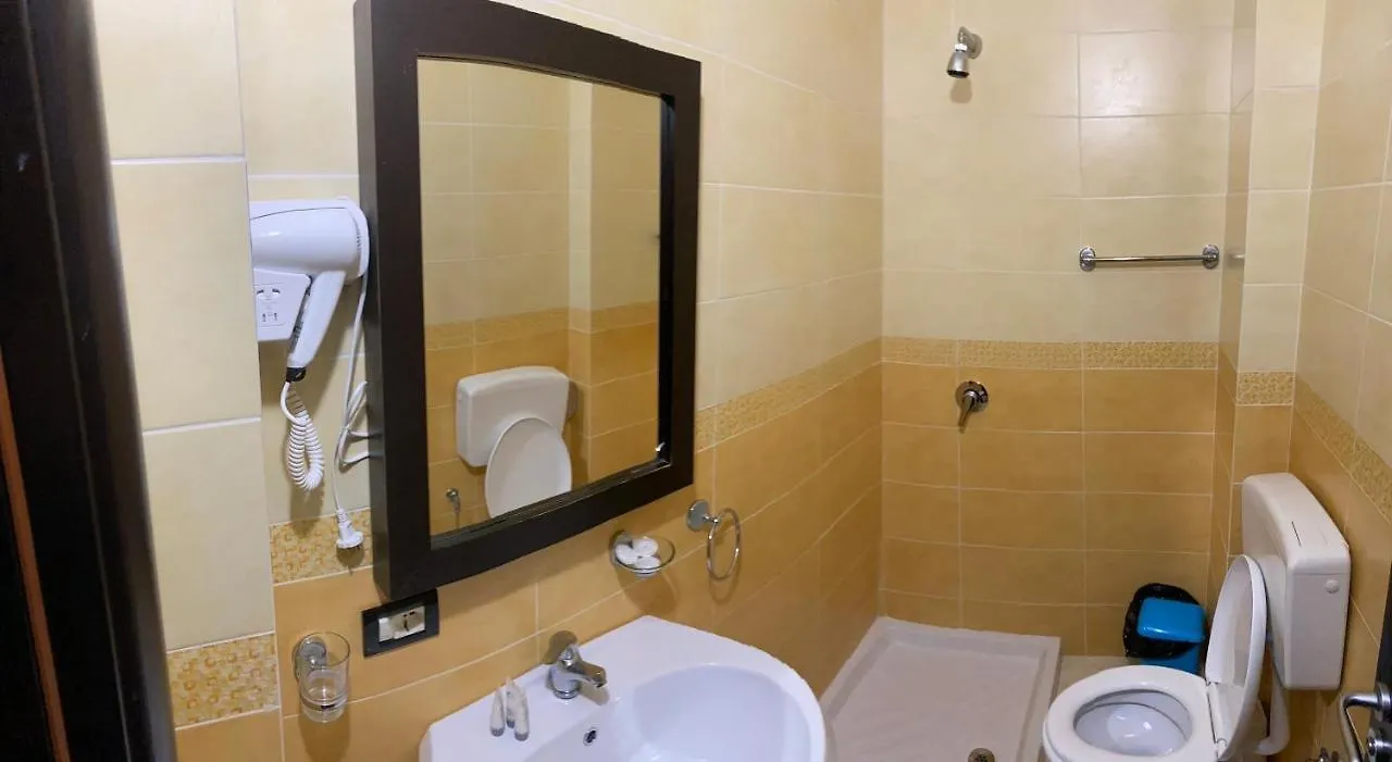 ***  Al Hotel Vlorë Albanien